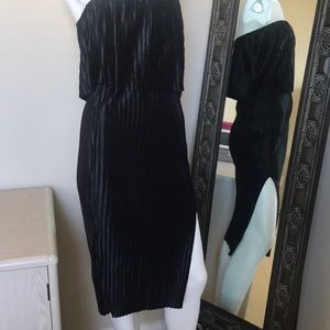 Black pleated dress with slit
